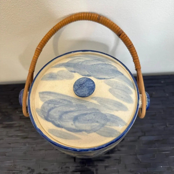 Vintage Blue and White‎ English Biscuit Jar - Picture 3 of 7